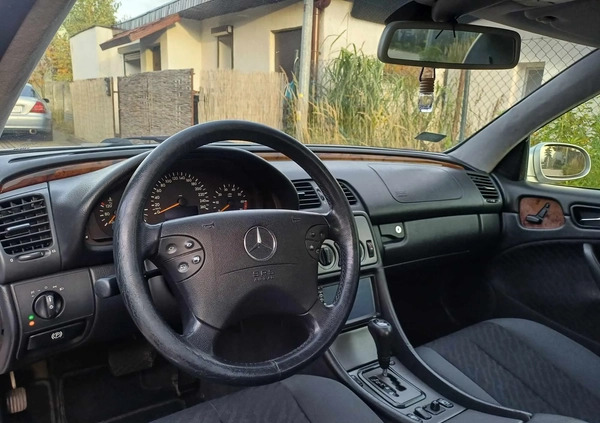 Mercedes-Benz CLK cena 11900 przebieg: 237000, rok produkcji 2000 z Poznań małe 67